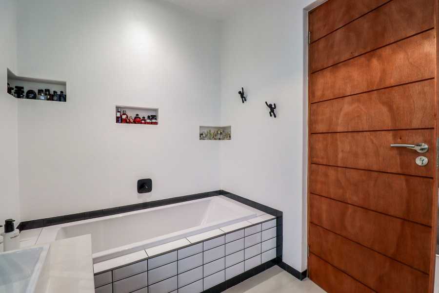 3 Bedroom Property for Sale in The Coves North West